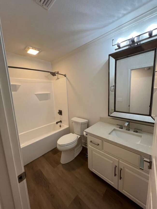 Building Photo - Available May!