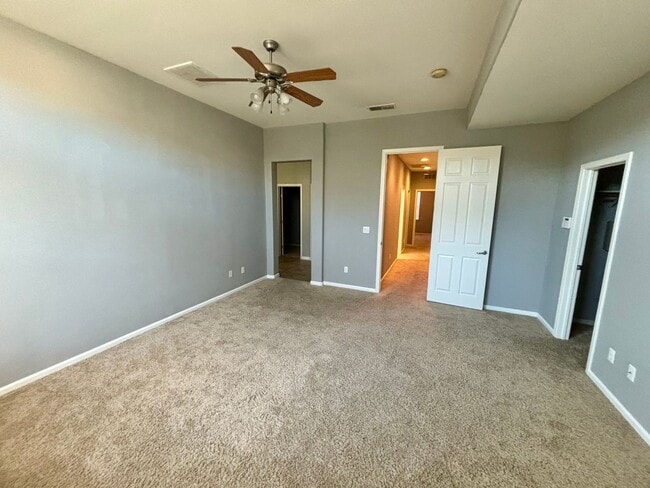 Building Photo - Beautiful Natomas 3/2.5 Home (Please Read Entire Marketing Ad for Viewings)