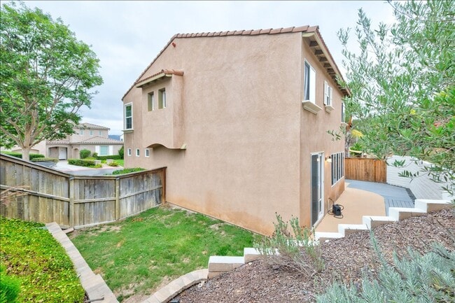 Building Photo - 467 Camino Verde