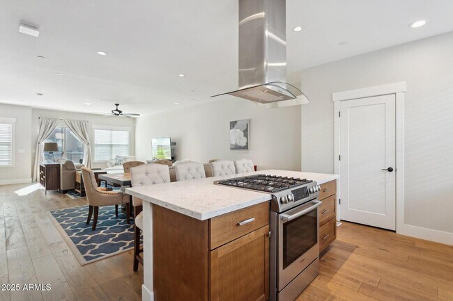 Building Photo - 1400 E Bethany Home Rd