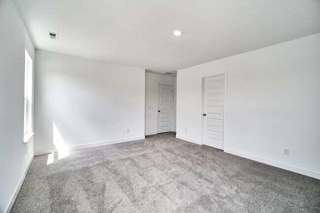 Building Photo - 408 Eisenhower St
