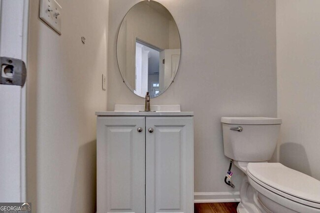 Building Photo - 979 Parkside Wood Ct