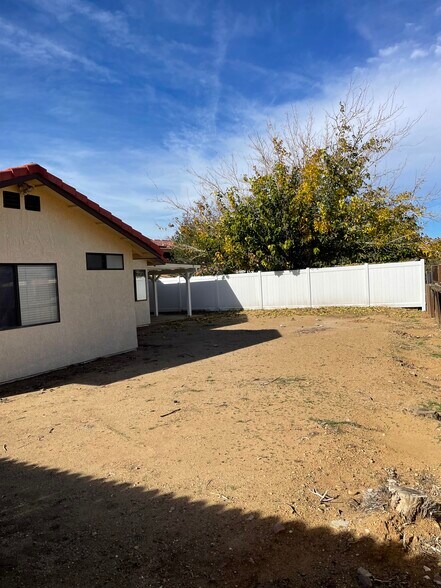 Building Photo - 37108 La Contempo Ave