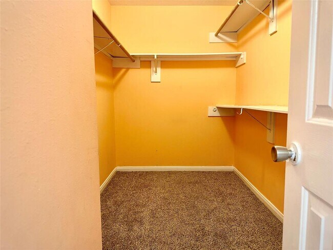Building Photo - 22207 Falconwood Ln