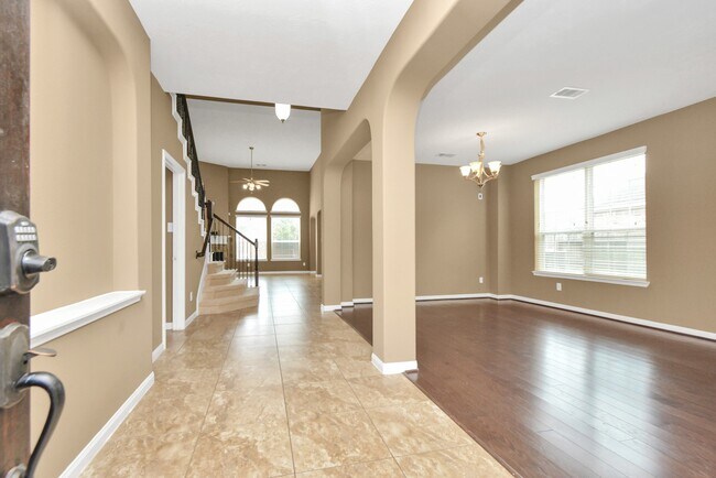 Building Photo - 3505 Barrington Ct