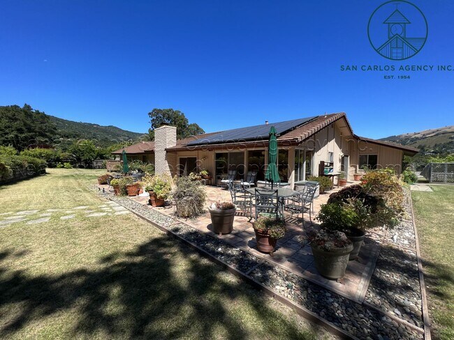 Building Photo - Ranch Style Carmel Valley Property in Desirable Robledo Neighborhood