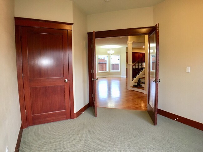 Building Photo - Stunning 3BD  Lake Shore Home with Office and Loft Area!  Gorgeous Finishes!