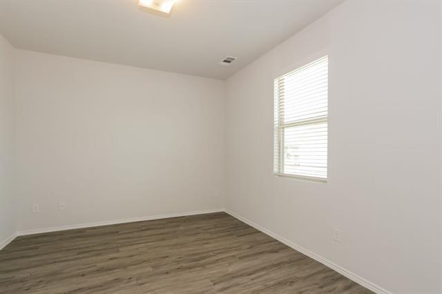 Building Photo - 5552 Willamette Dr