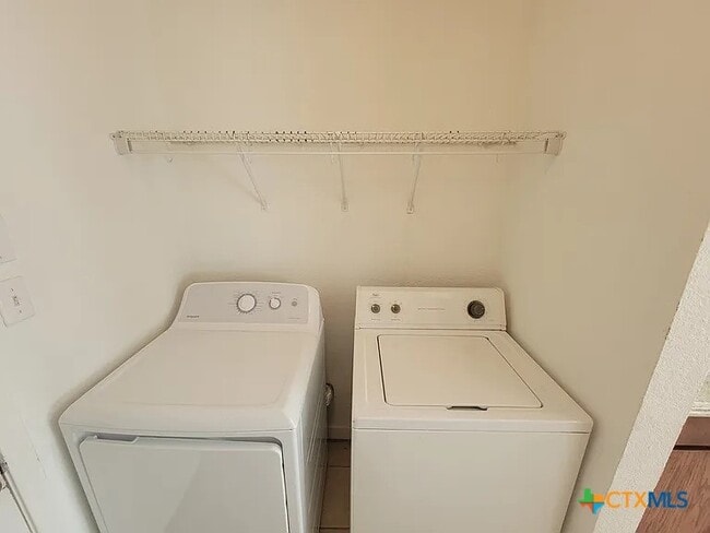 Building Photo - 814 Sagewood Trail