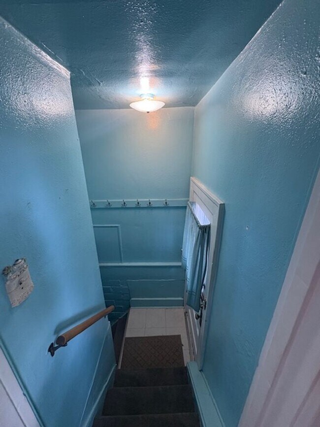 Building Photo - MOVE IN SPECIAL Single Family Home - 3 bed...