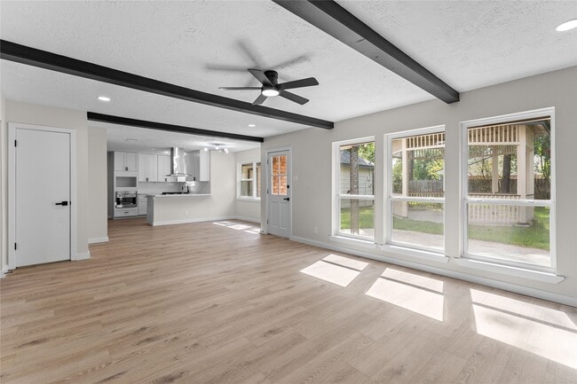 Building Photo - 28814 Enchanted Dr