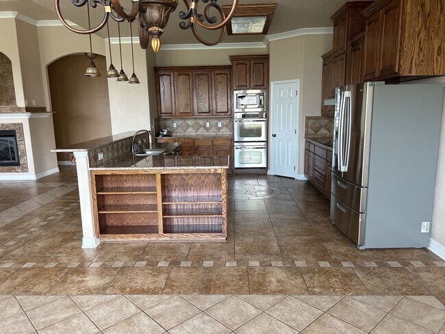 Building Photo - 6008 Bedrock Dr