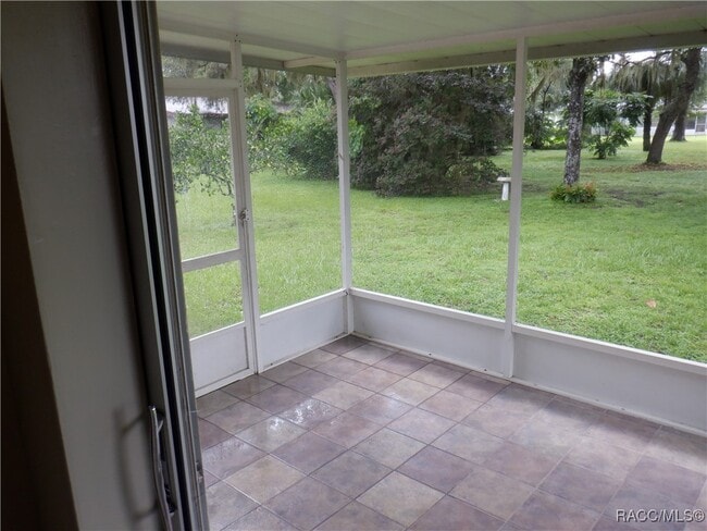 Building Photo - 9513 E Village Green Cir