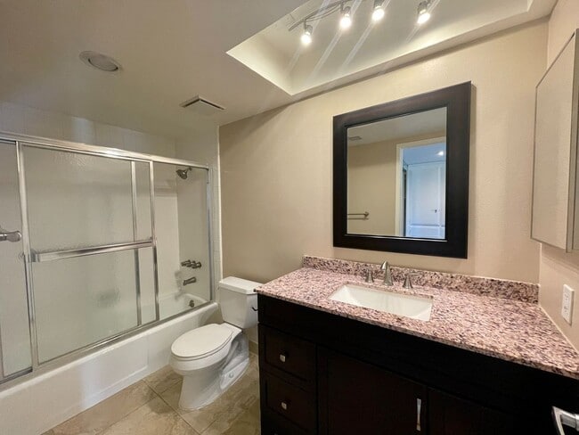 Building Photo - COMING SOON!!! LOVELY 2 Bed/2 Bath Condo Across From The River!!!