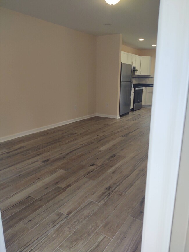 Living room - 230 E Meadowlake Pky