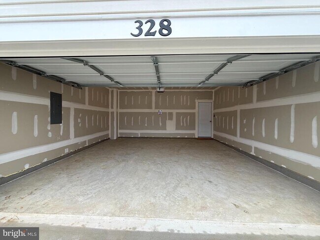 Building Photo - 328 Anconas Blvd