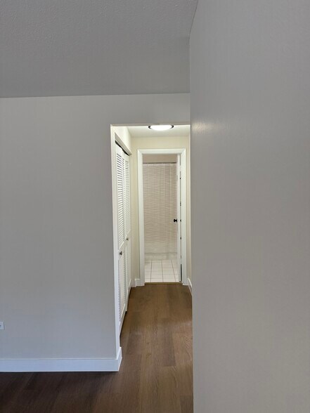 Building Photo - 1410 S Ash St