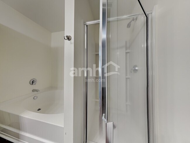 Building Photo - 12814 Settlers Trail Ct