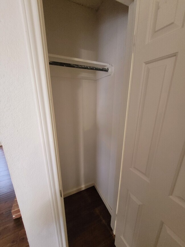 Building Photo - 1 bed 1 bath unit at Sagewood Condominums