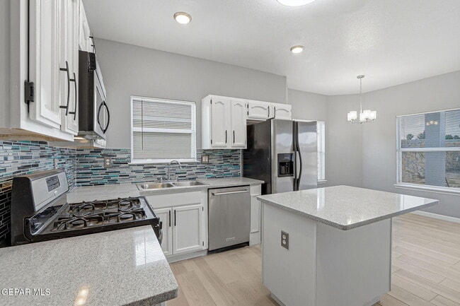 Building Photo - 12325 Tierra Bella Dr
