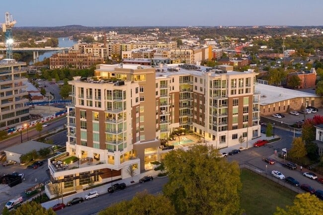 Building Photo - 20 Rutledge St