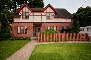 Building Photo - 827 W South St