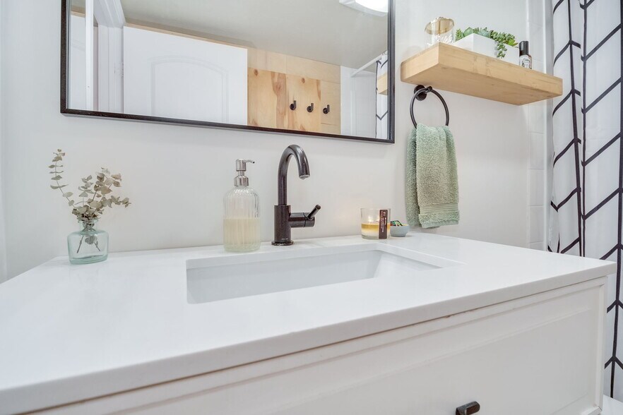 Bathroom - 2736 B St