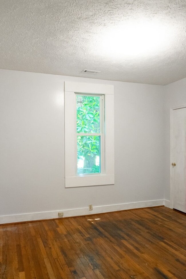 Building Photo - 125 Horry St NE