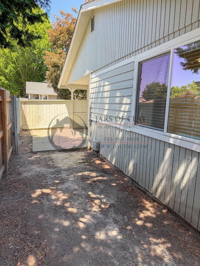 Building Photo - Campbell Duplex- #2025-1764