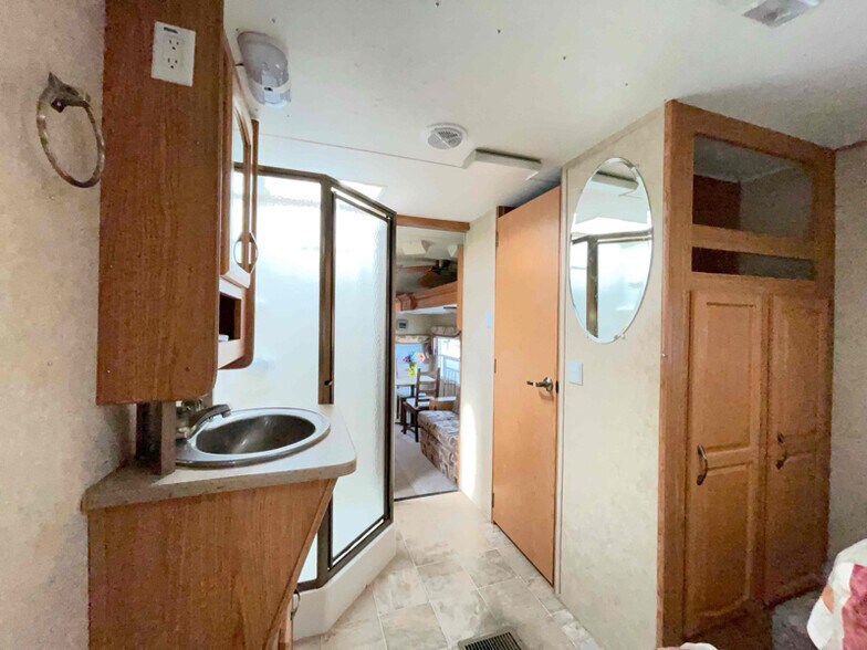 Building Photo - 1 1st St