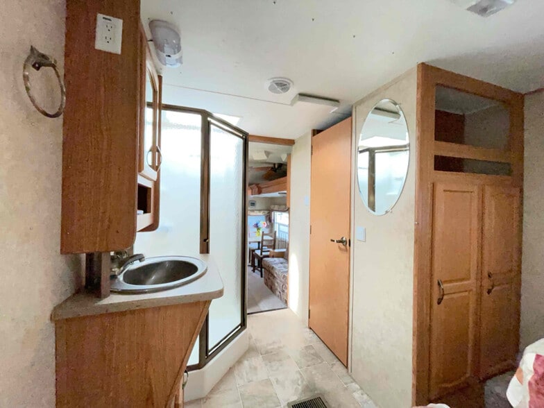 Building Photo - 1095 W El Camino Real