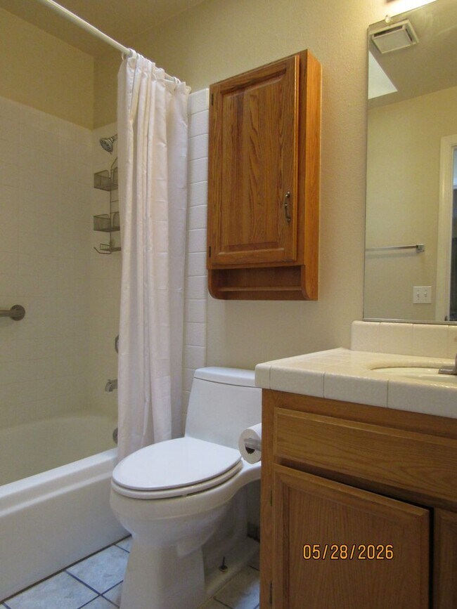 Building Photo - Beautiful single story 3 bedroom house with large back yard. Private cul- de- sac. Bonus office/ ...