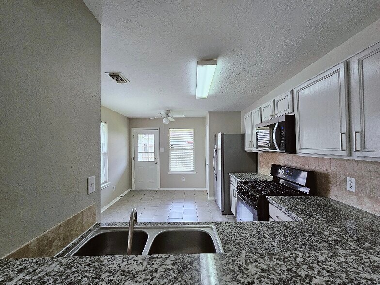 Building Photo - 2506 Teal Run Pl Dr