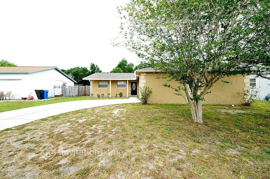 Primary Photo - 8229 Greenleaf Cir