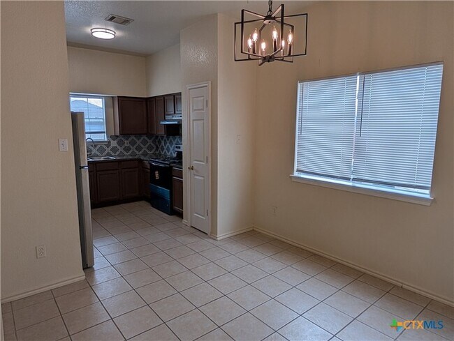 Building Photo - 885 Sagewood Trail