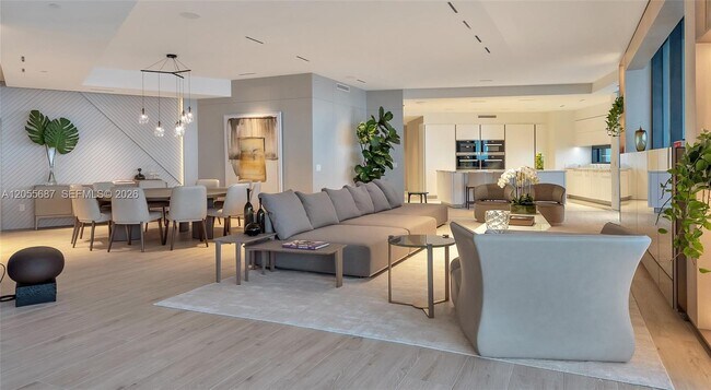 Building Photo - 18555 Collins Ave