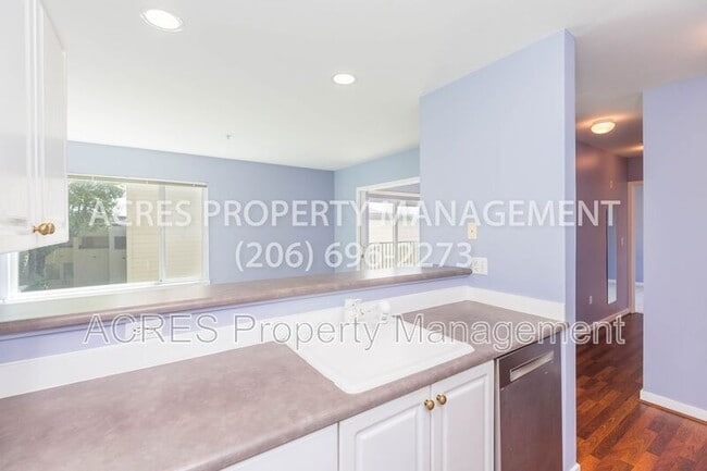 Building Photo - 524 6th Ave W