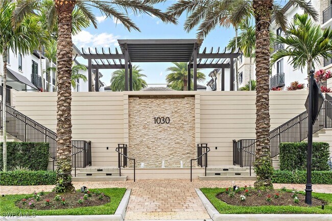 Building Photo - 1030 3rd Ave S