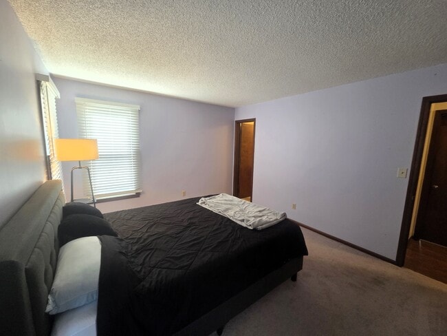 Building Photo - 3345 S Jefferson Ave