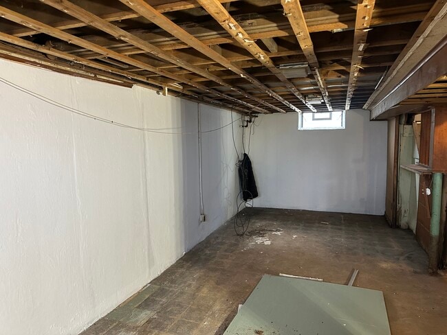 Building Photo - 20277 Rowe St