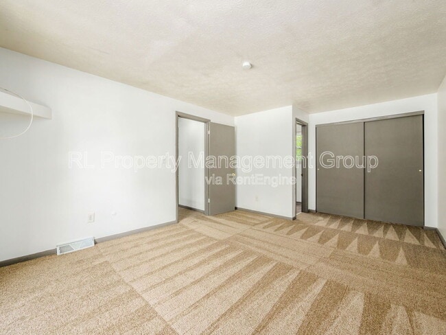 Building Photo - 464 Goshen Ct