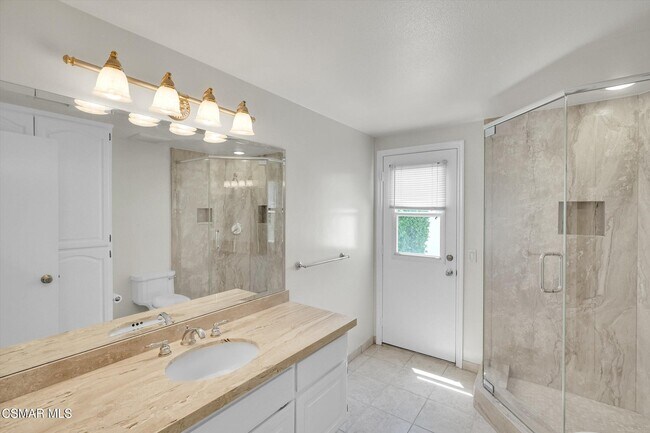 Building Photo - 2094 Bridgegate Ct