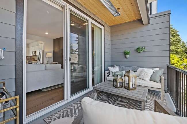 Building Photo - 1806 Sf  | 4 Bedrooms 3.5 Baths  | $3,850