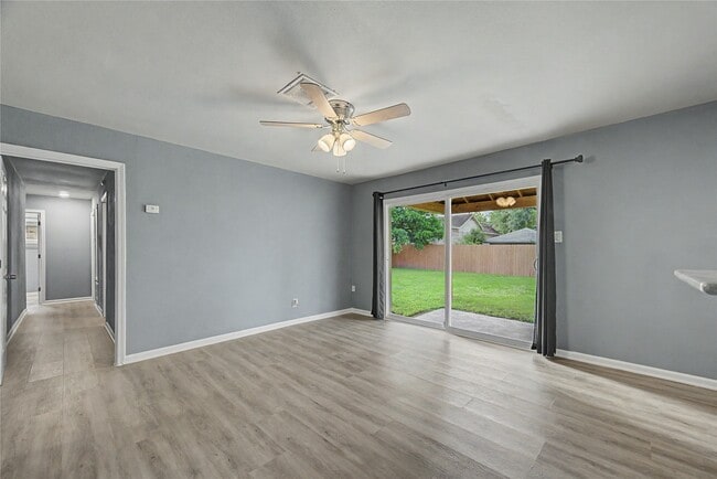 Building Photo - 6343 Maple Hill Dr