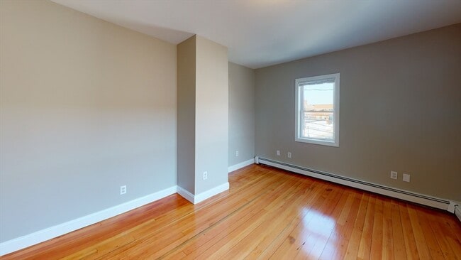 Building Photo - 22-24-24 Kelley Ct