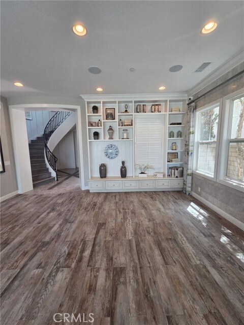 Building Photo - 21 Sorrel