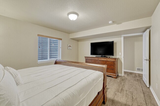 Building Photo - 14707 Allegiance Dr