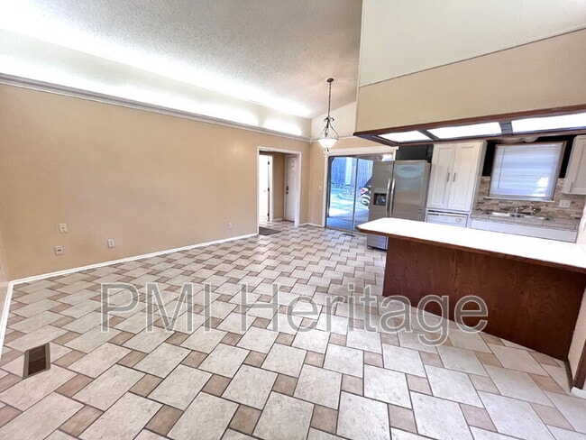 Building Photo - 44 Billingsley Dr