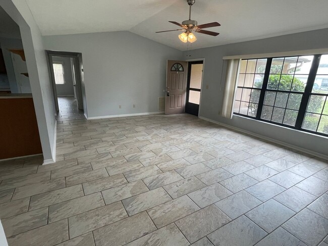 Building Photo - 3/2 Home in Belleview