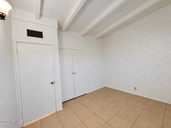 Building Photo - 1800 E Fry Blvd